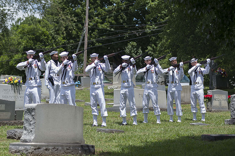 Photos Funeral for Adm. Frank Kelso in Tennessee