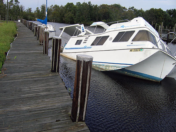 half cabin cruiser