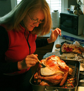 Lorraine brushes her bikini-babe turkey