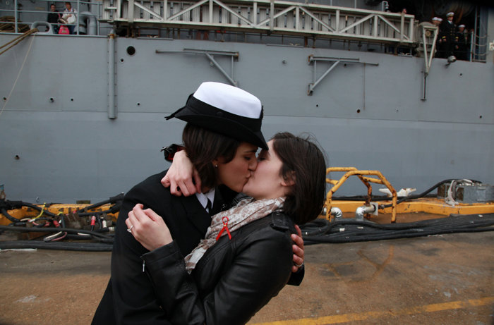 kiss